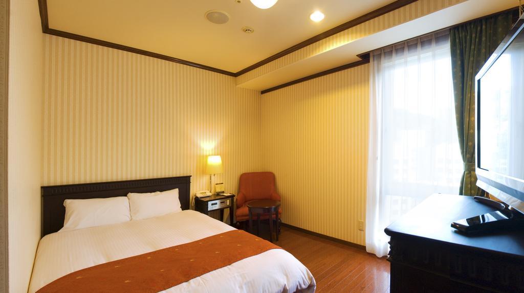 Old England Dogo Yamanote Hotel Matsuyama  Room photo