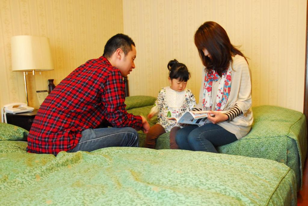 Old England Dogo Yamanote Hotel Matsuyama  Room photo