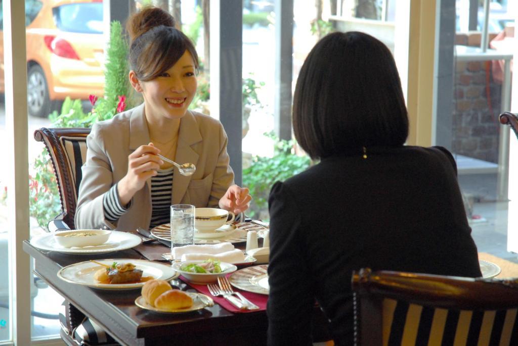 Old England Dogo Yamanote Hotel Matsuyama  Exterior photo